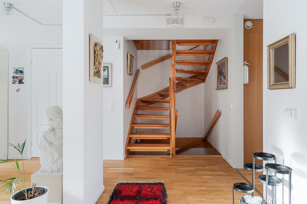 Trappa till övre plan