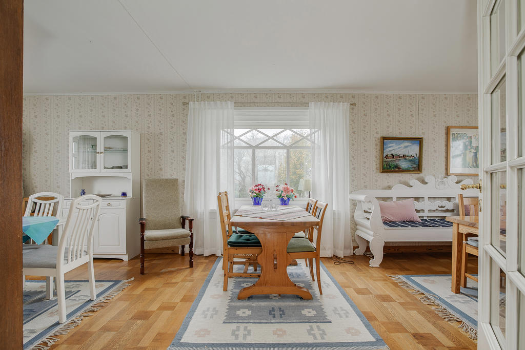 Den äldre salen som även skulle vara möjlig att dela av till ett sovrum