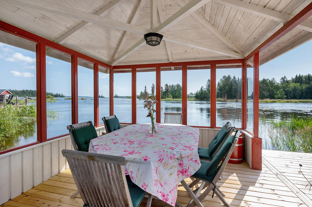Uteplats i lusthuset