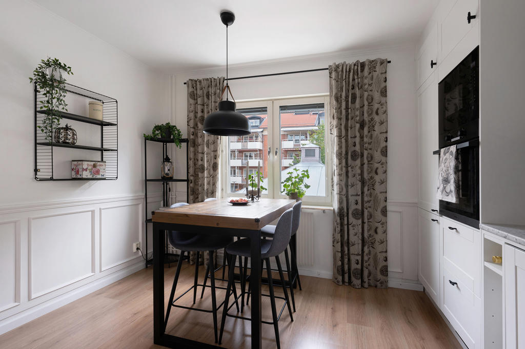 Kök med plats för matplats