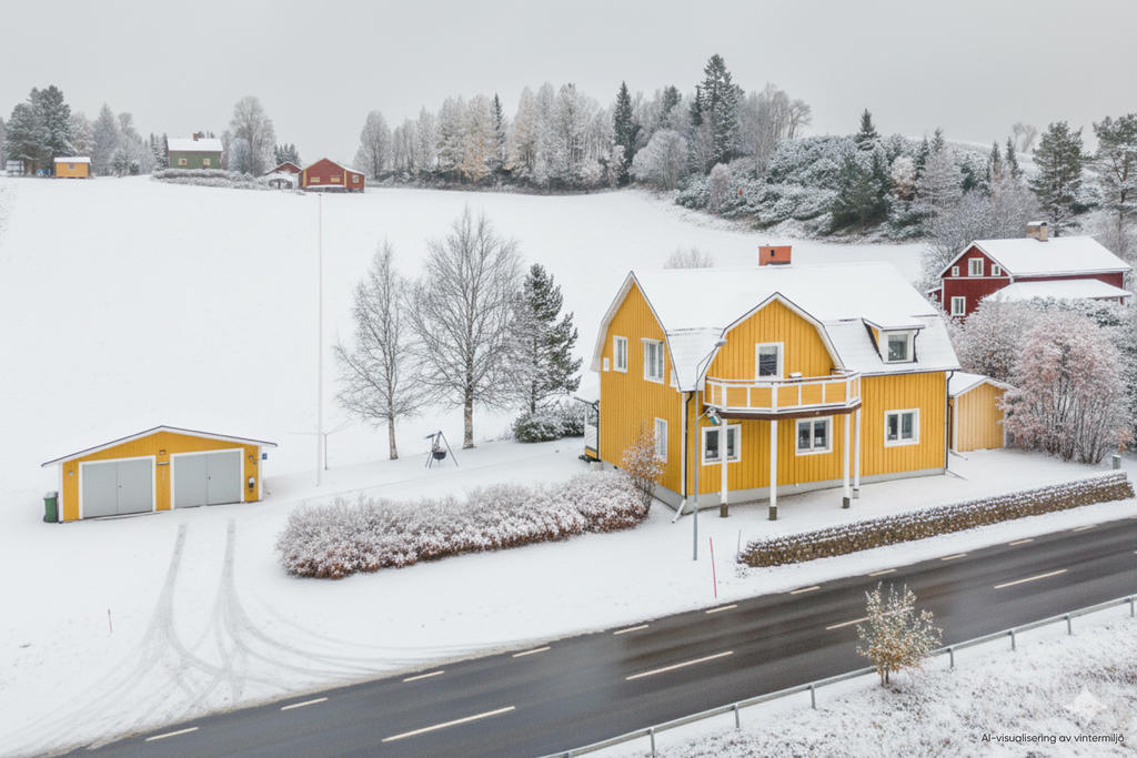 Visualisering: Denna bild är ett originalfoto som har kompletterats digitalt med snö för att illustrera fastigheten och dess omgivning under vintertid