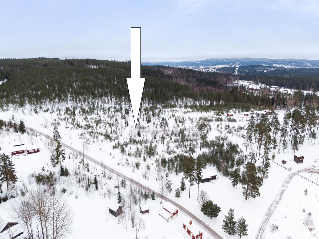 Storleken på 5787 kvm/tomt öppnar upp massor av möjligheter att skapa sitt unika drömboende, fritidsboende eller varför inte generationsboende. 
