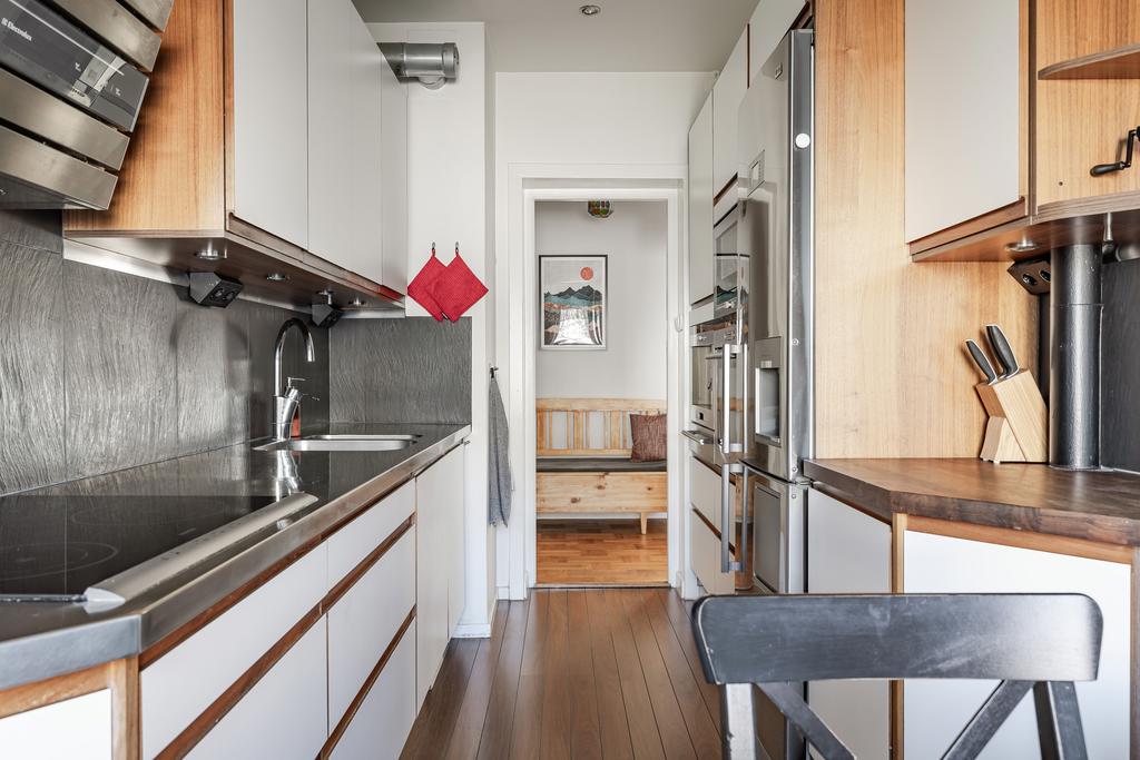 Till lägenheten hör en parkeringsplats