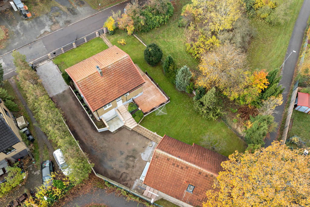 Tomten från ovan, granne med koloniområde