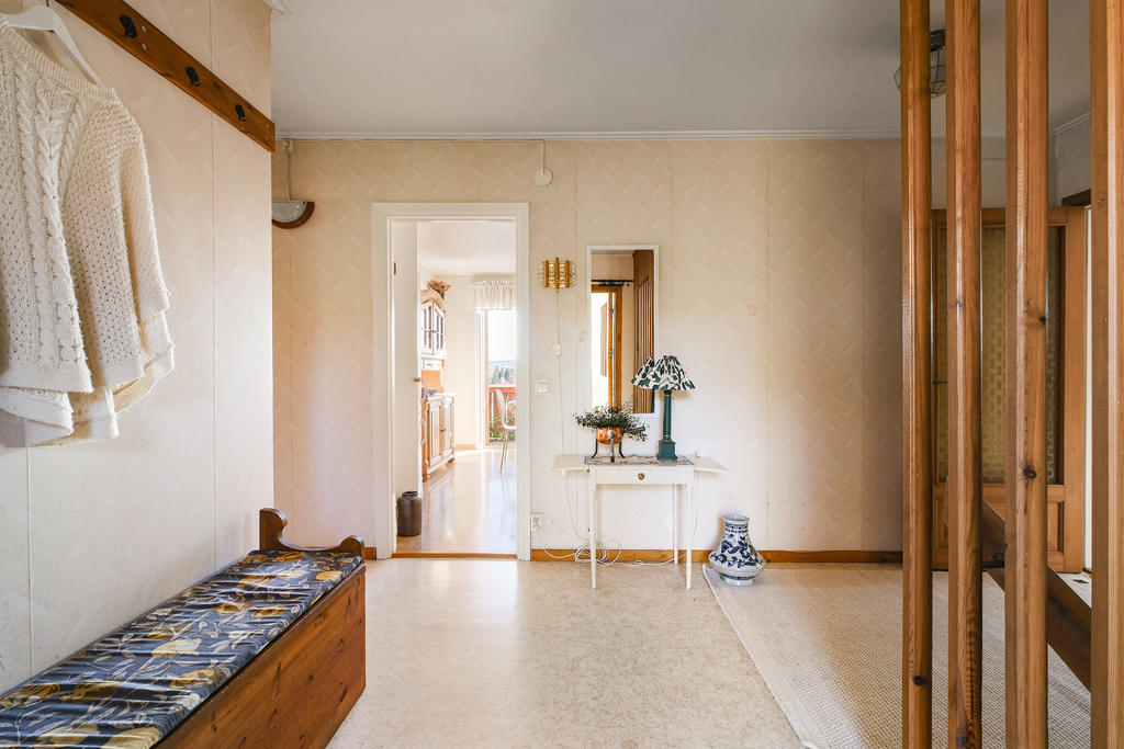 Vy från hall mot köket