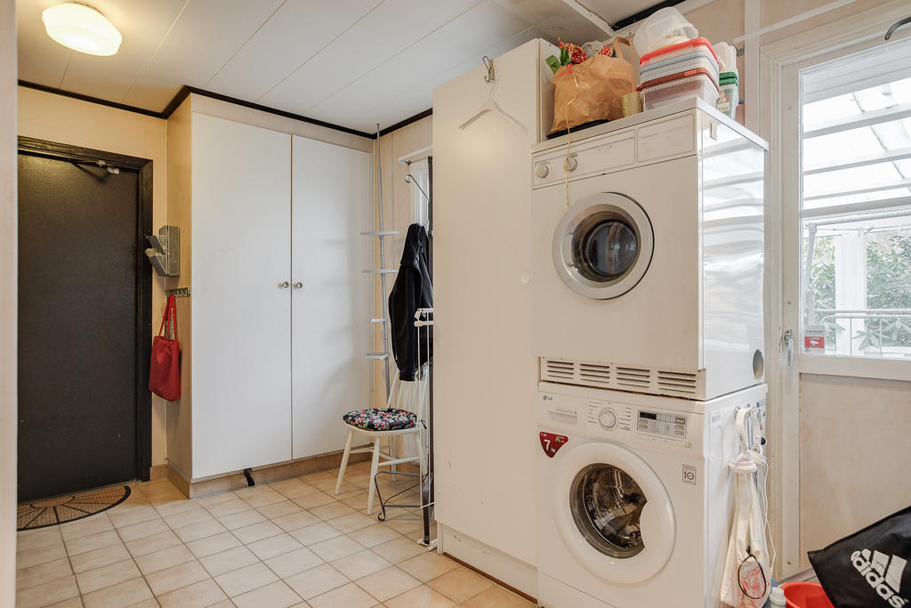 Groventré tvättstuga