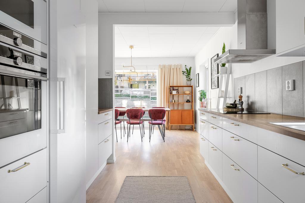 Gott om förvaring i köket. Integrerade vitvaror från Siemens