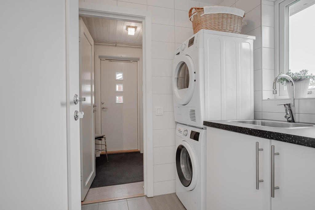 Groventré och tvättrum, 