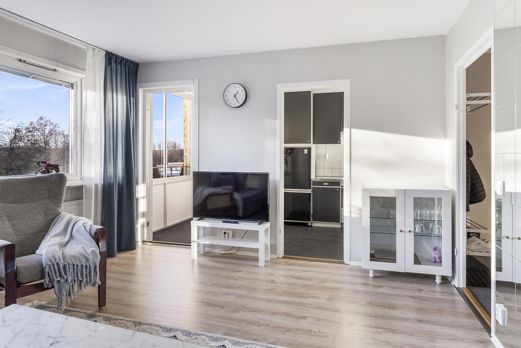 Mot kök och balkong