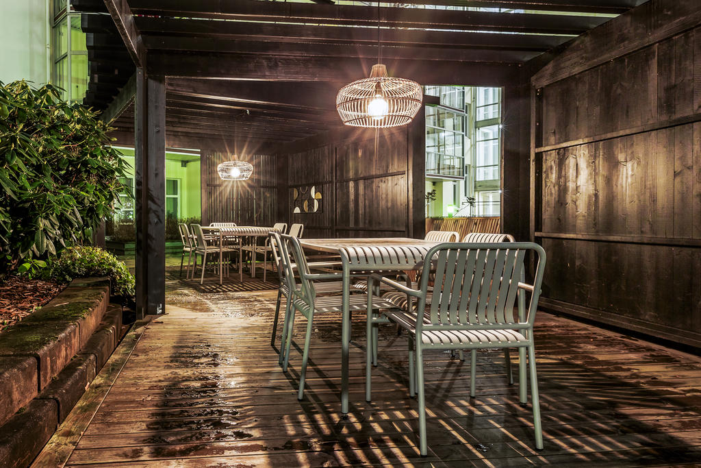 Skymningsbild innergården