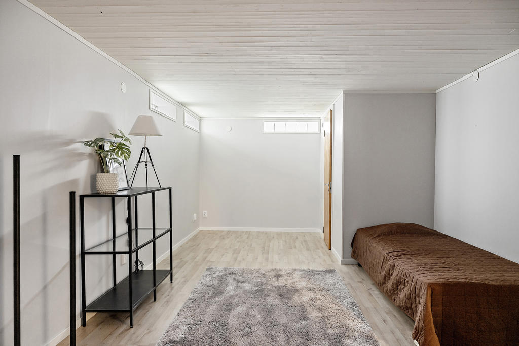 Gästrum/allrum i källarplan