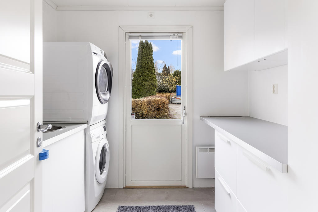 Tvättstuga med grov ingång