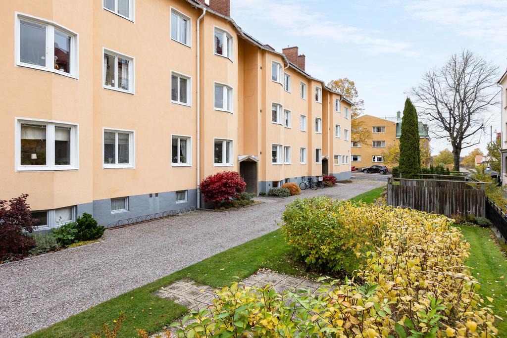 Kneippen är en omtyckt stdasdel där du bor med närhet till Strömmens fina promenadstråk