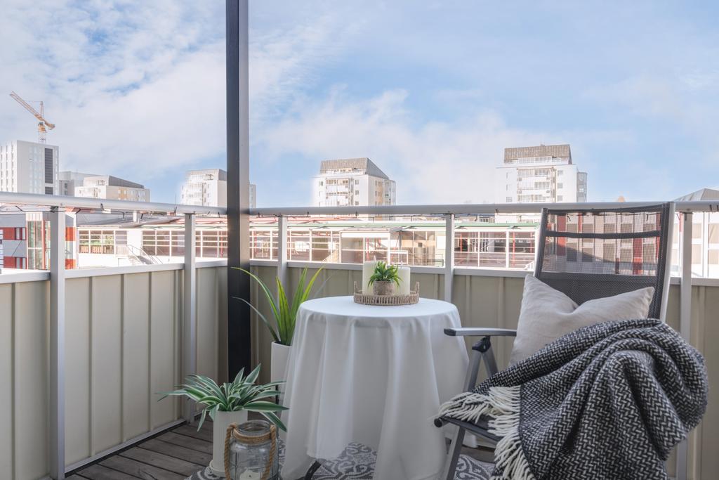 Härlig balkong, högst upp i huset