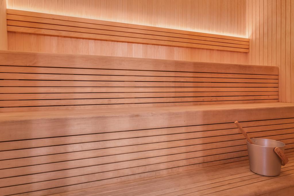 Gemensam nyrenoverad bastu