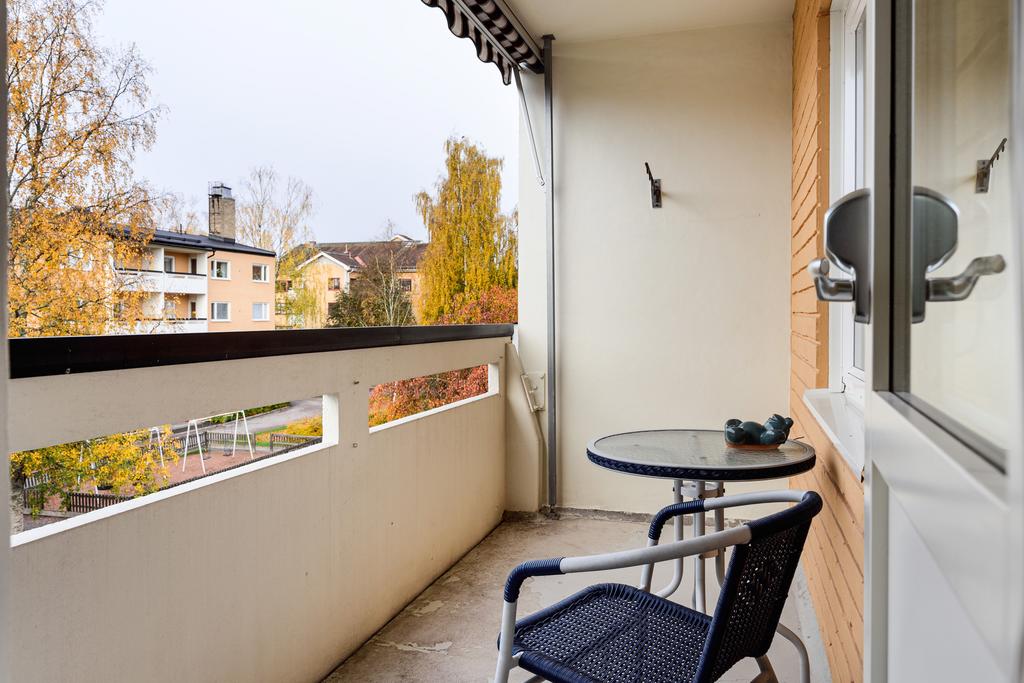 Balkong med högt, fritt läge och sol från förmiddag till sen kväll