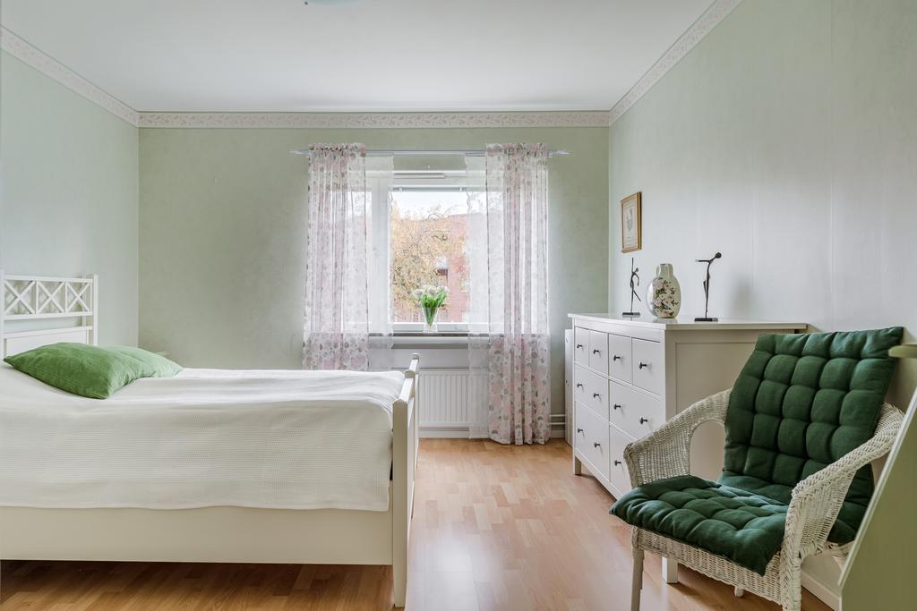 Stort, harmoniskt sovrum