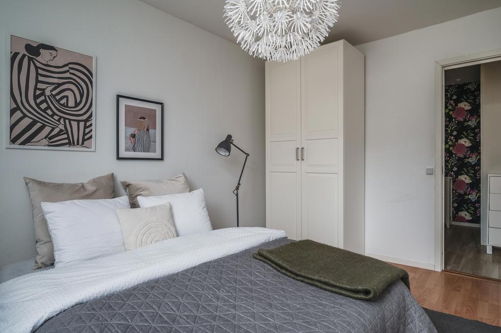 Sovrum 2 med garderob