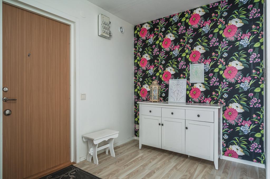 Entré och rymlig hall!