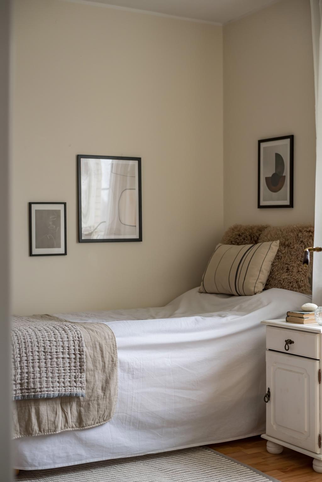 Jordnära och varma färgval här med