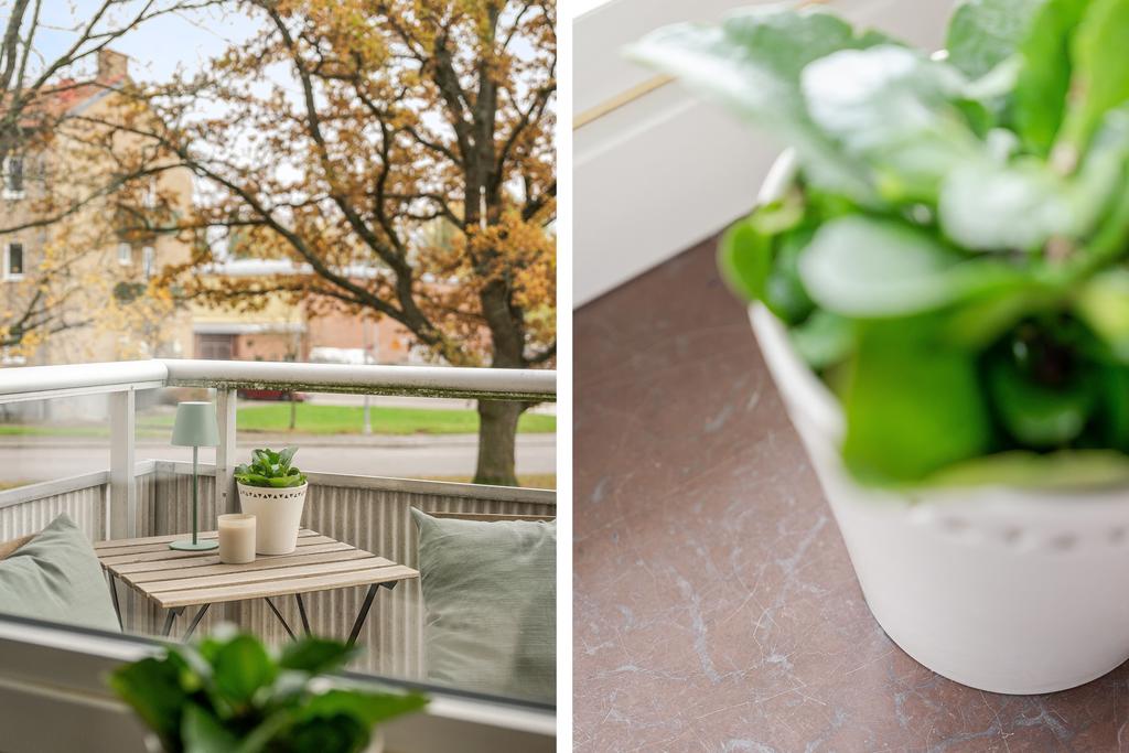 Balkong med utsikt mot grönskan