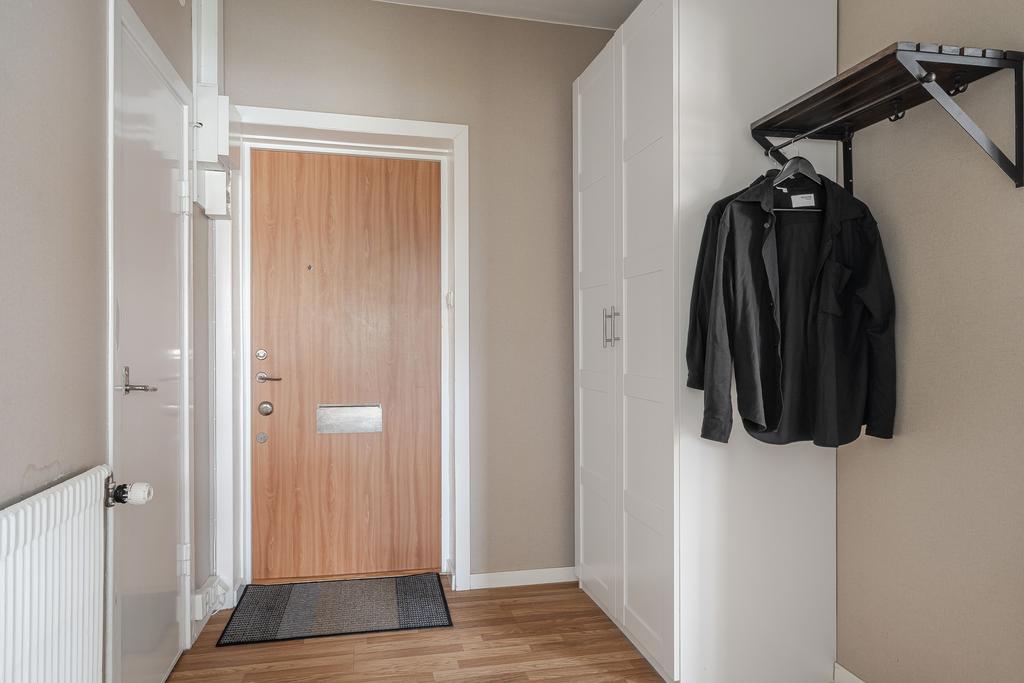 Hall med garderobsförvaring