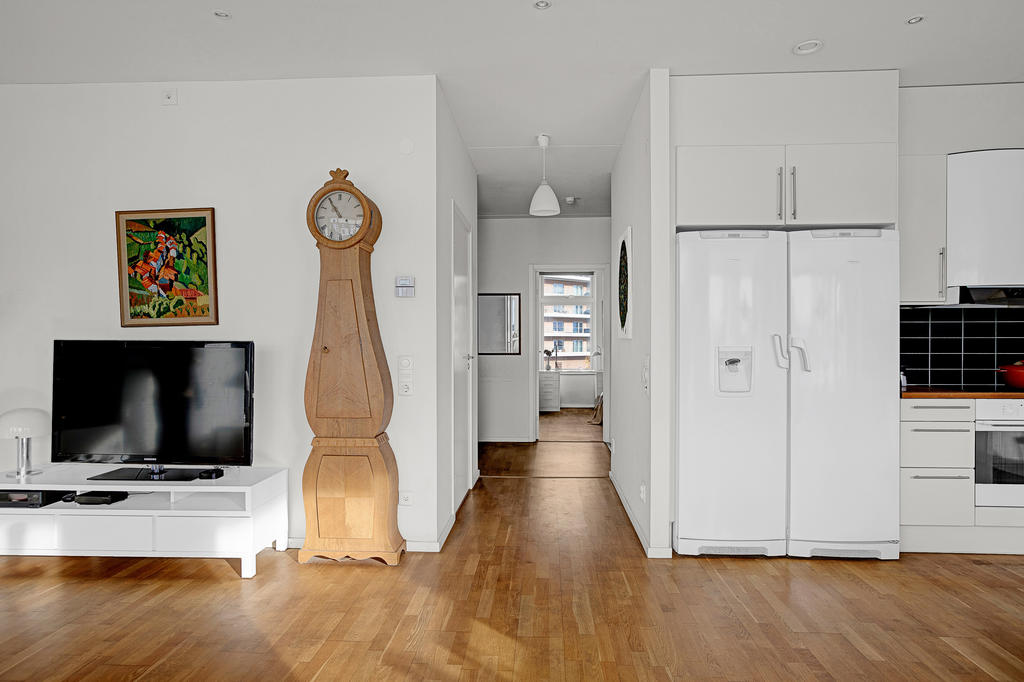 Allrum och kök mot sovrum i nordost