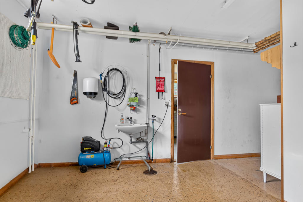 Del av garage. 
