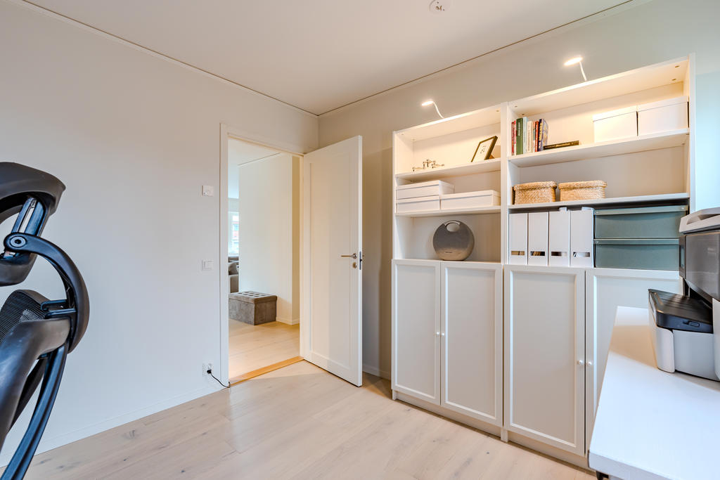 Dörröppning mot hallen.