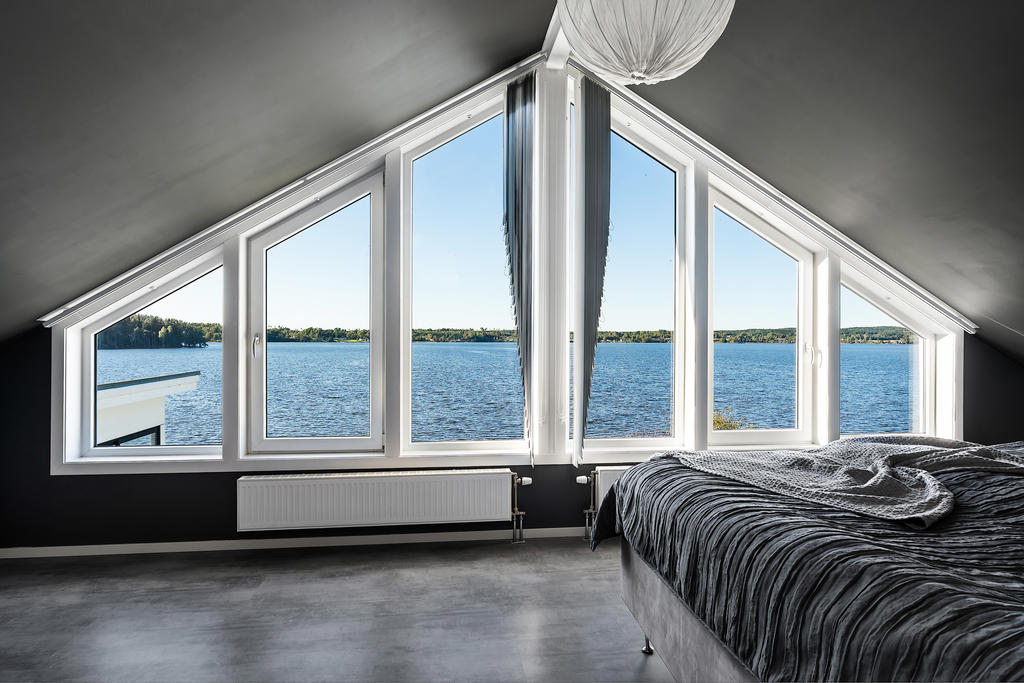 Vy från master bedroom på övre plan