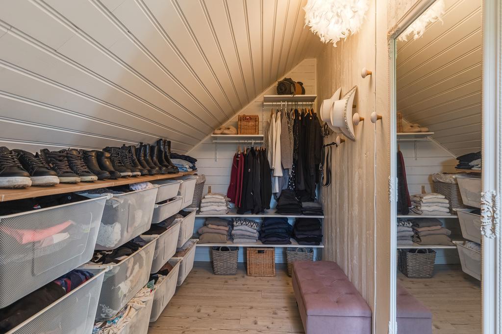 Walk-in closet