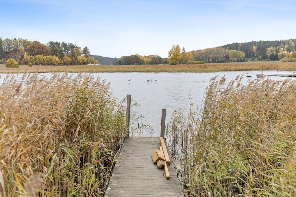 Båtbryggor med möjlighet till båtplats.