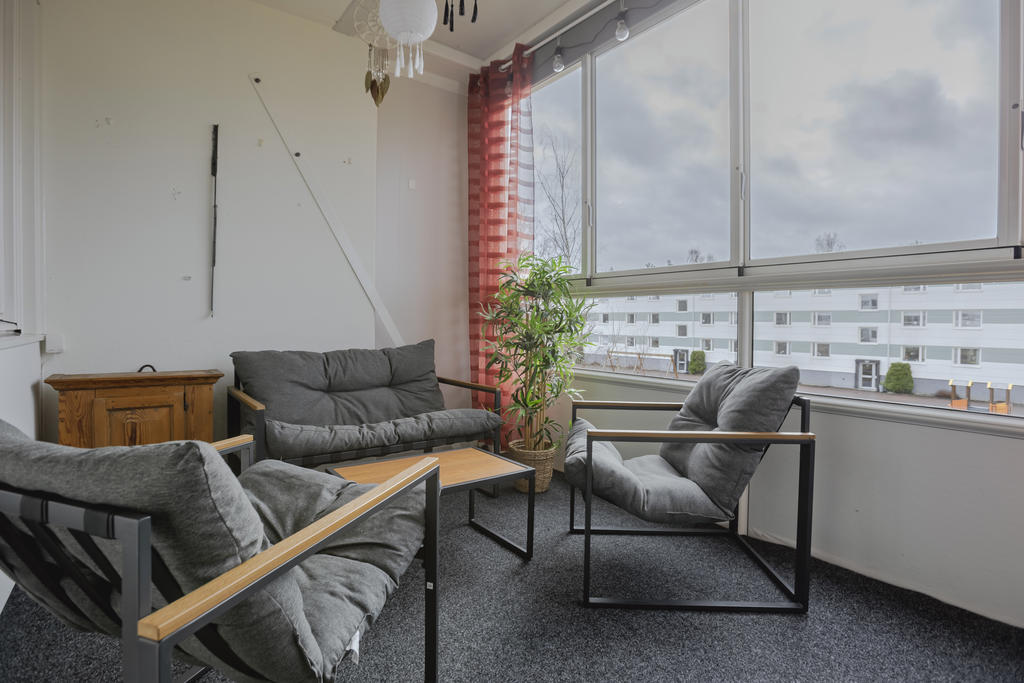 Stor, inglasad balkong