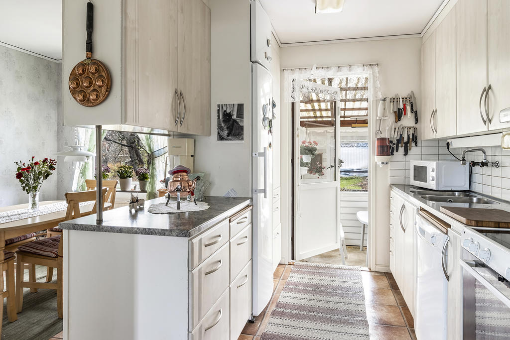 Kök med utgång till altan