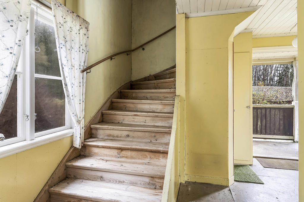 Trapp till övre plan