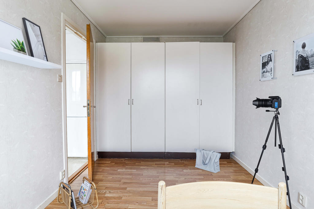 Sovrum/kontor  - AI genererad möblering