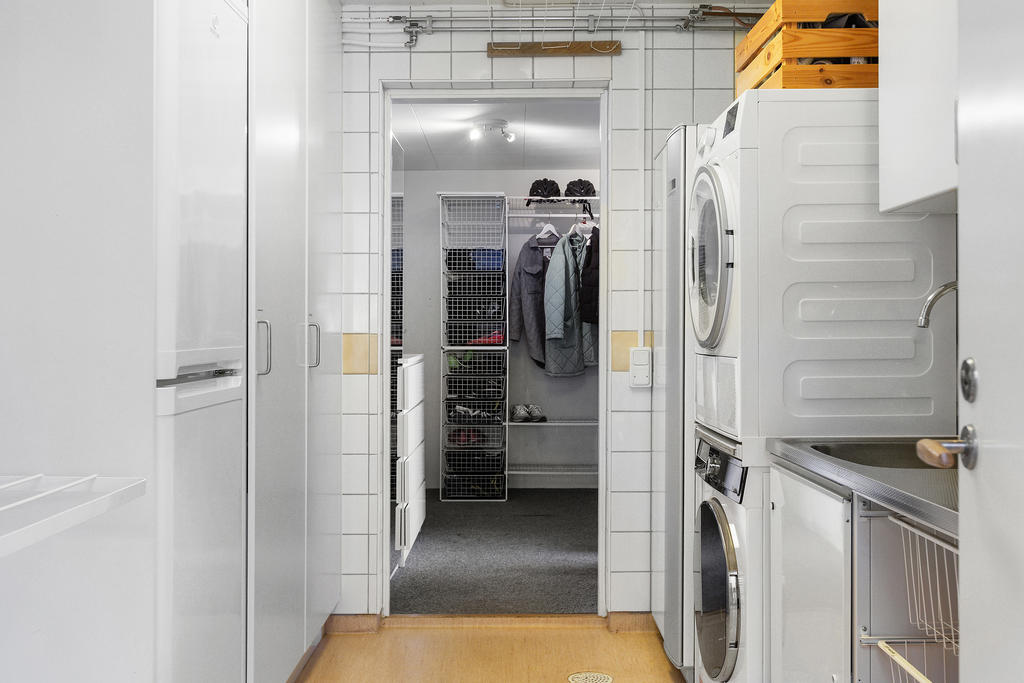 Tvättstuga och groventré