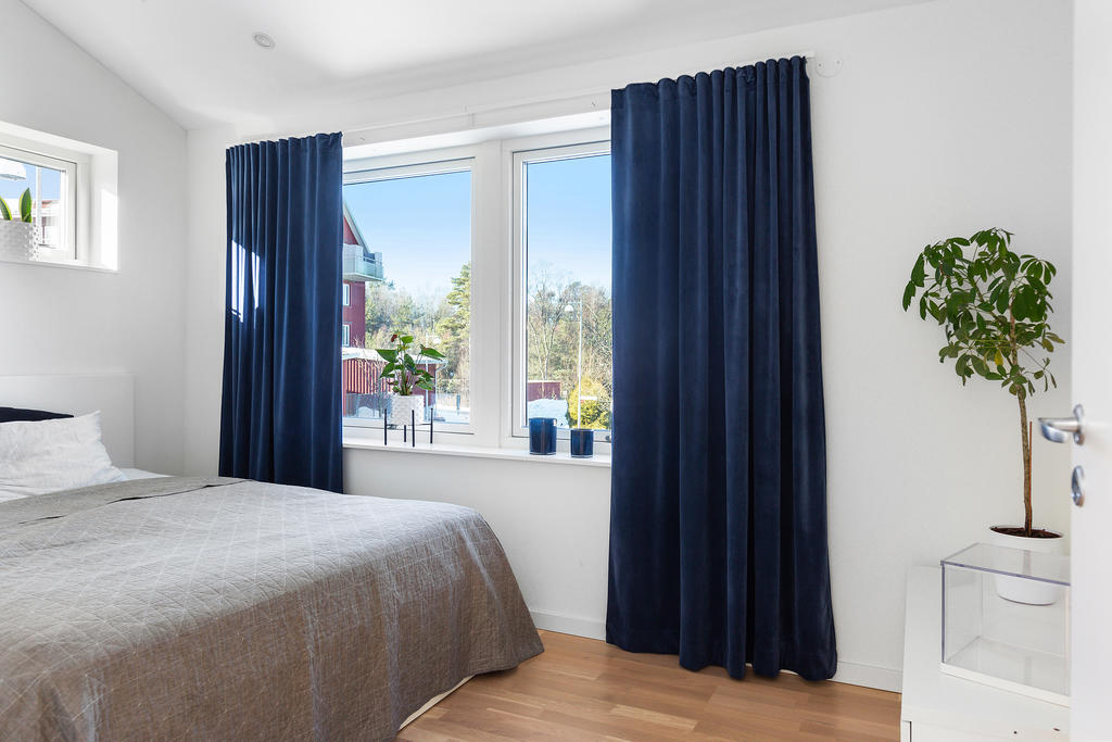 Sovrum/gästrum övre plan