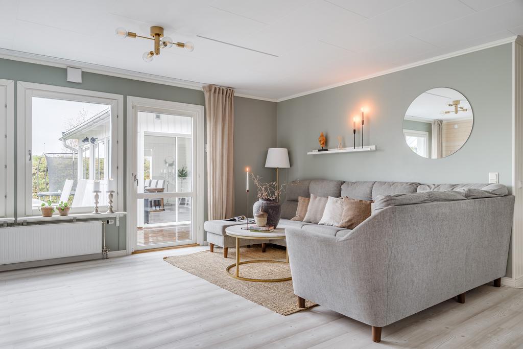 Utgång till altan samt uterum