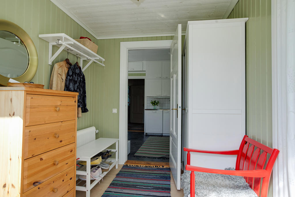 Praktisk hall i  anslutning till köket