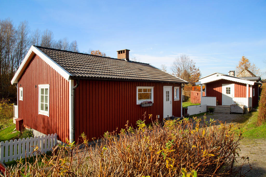 Utöver huset finns även en fin gäststuga