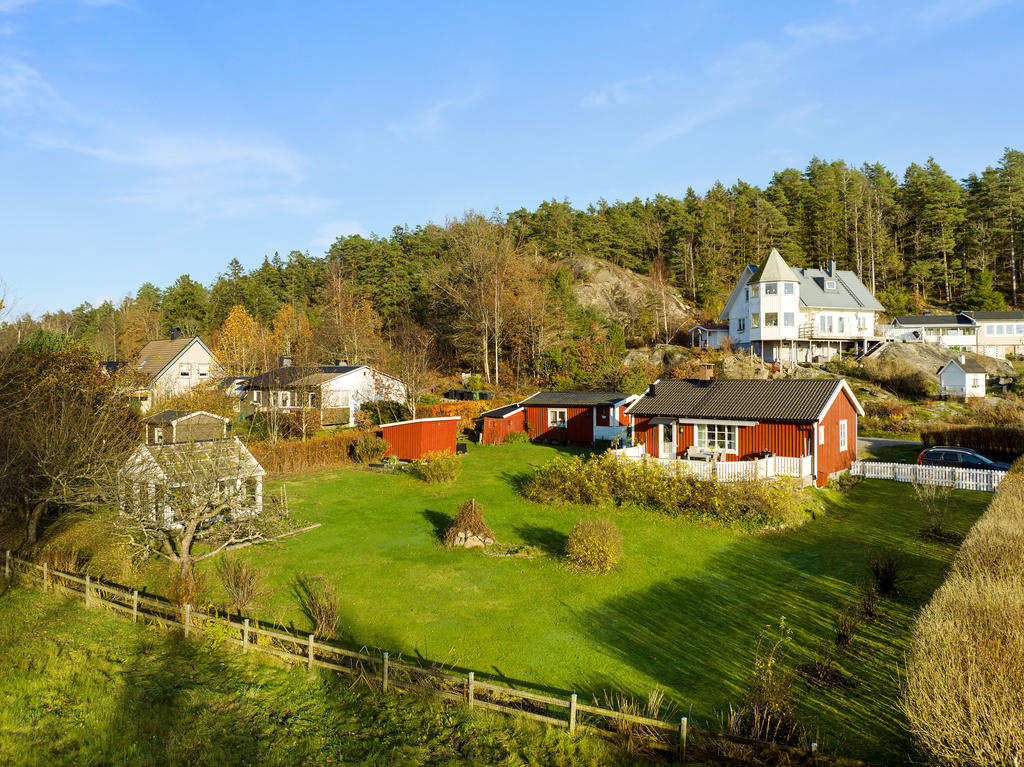 Stor tomt med mycket odlingsmöjligheter