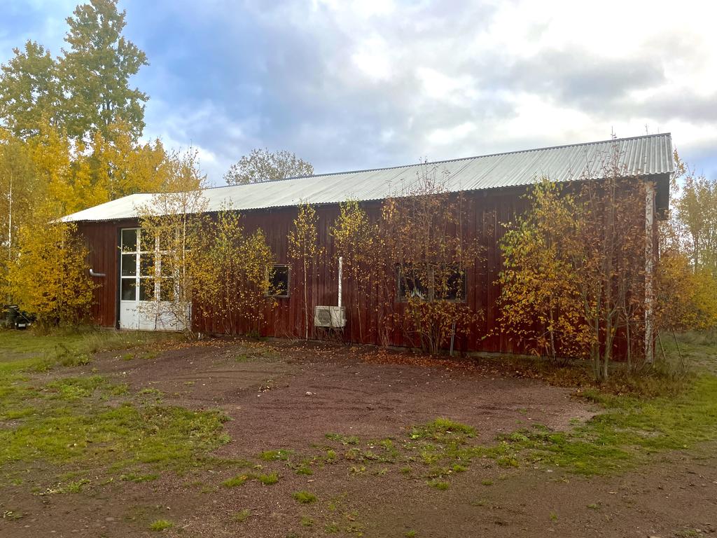 Isolerad verkstad med luftvärmepump