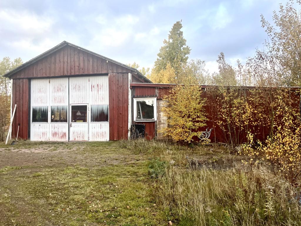 Isolerad verkstad med luftvärmepump