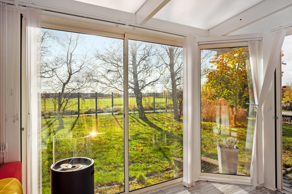 Vy från inglasat uterum 