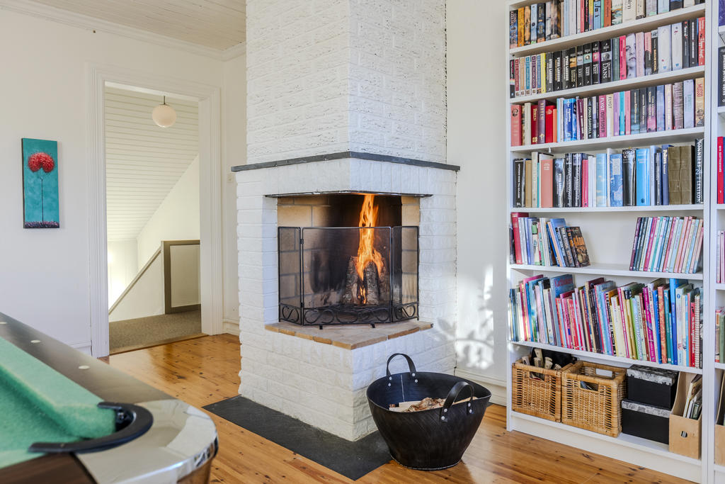 Allrum med öppen spis