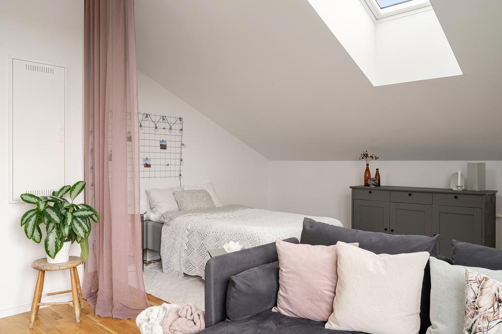 Sovdel med plats för större säng