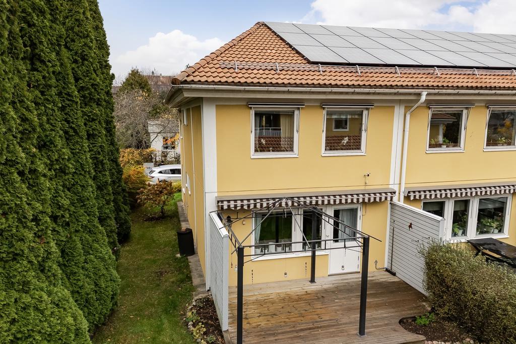 Välkommen till Hummelgatan 8A! En mycket populär och stabil förening med låga driftkostnader. 