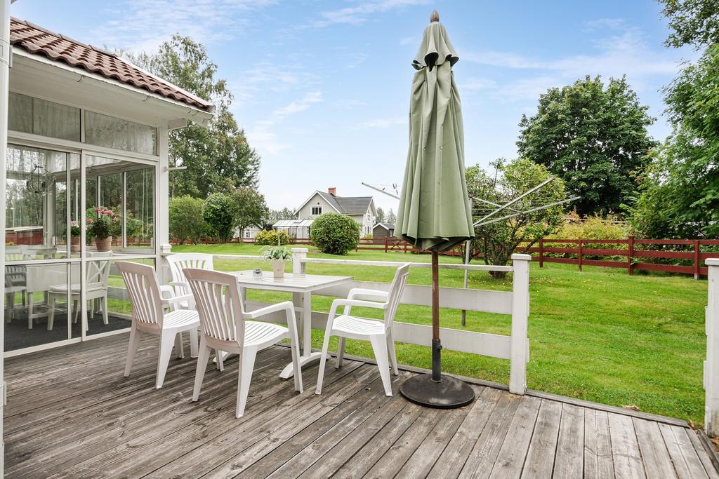 Härlig altan för soliga dagar. 