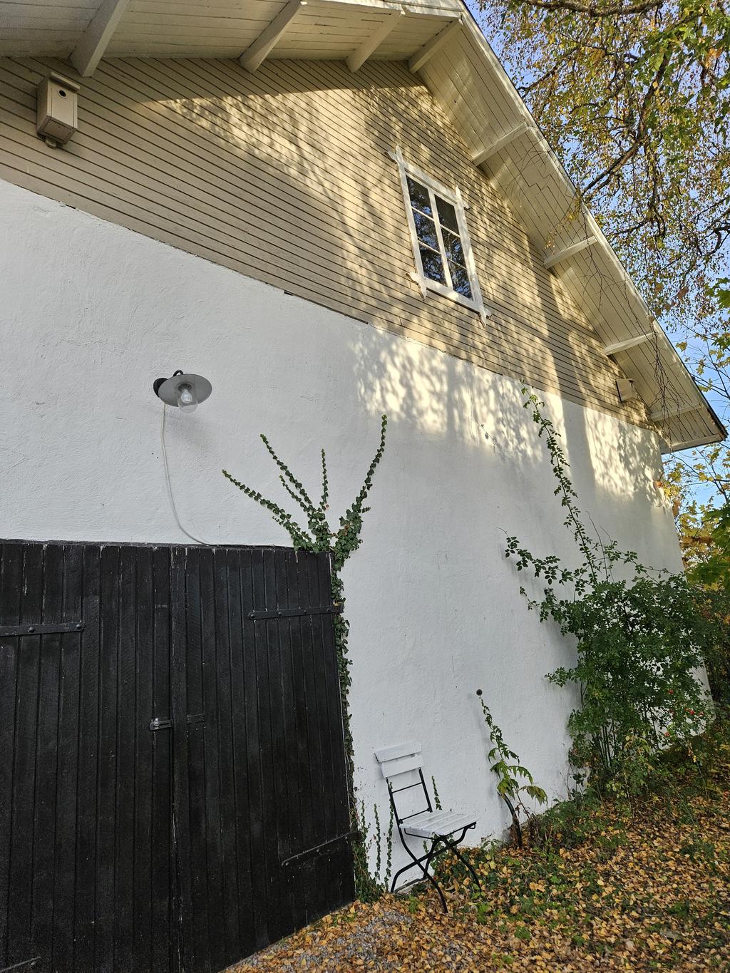 Garage.